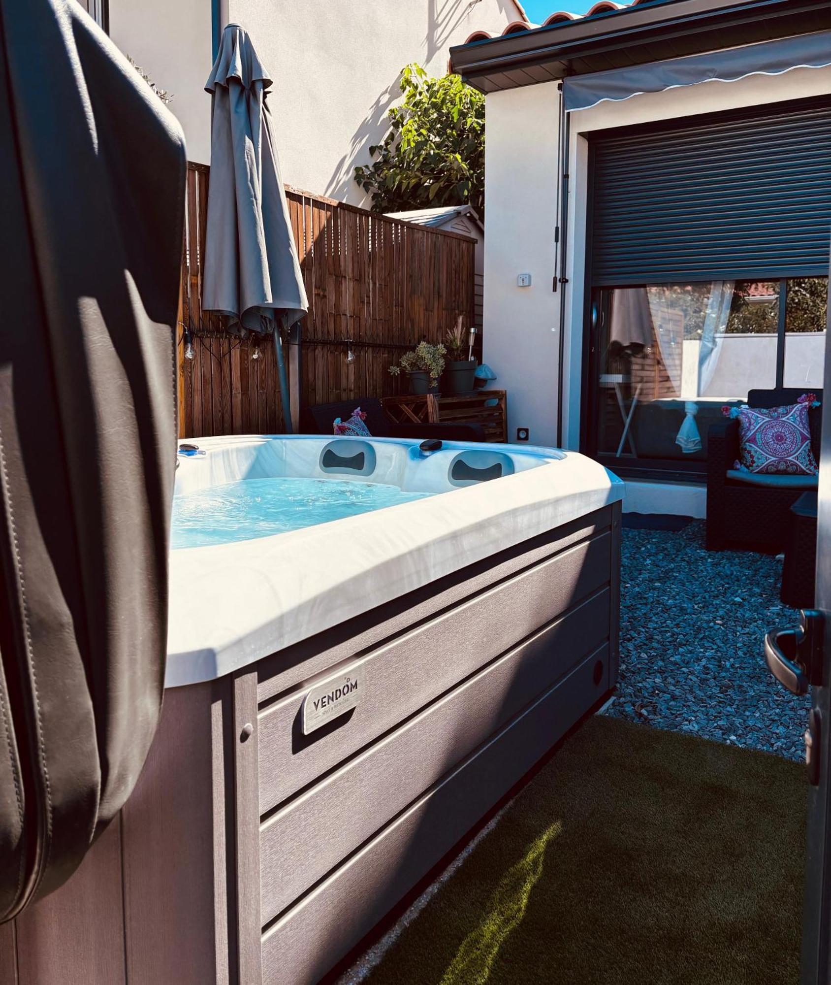 Logement Du Sud Avec Jacuzzi Sommières Extérieur photo